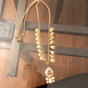 Cute statement necklace!